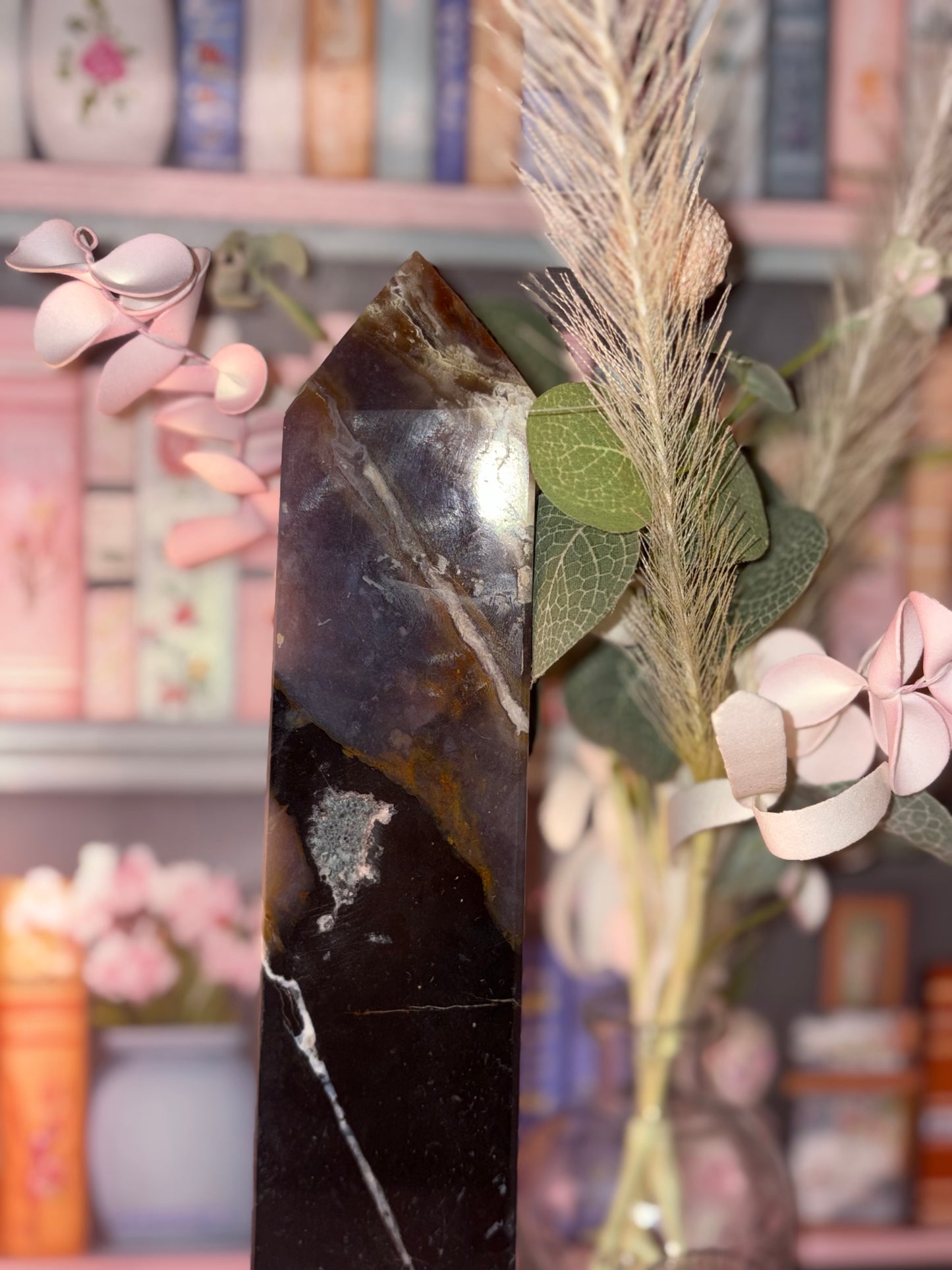 Red Black Agate Tower Carving